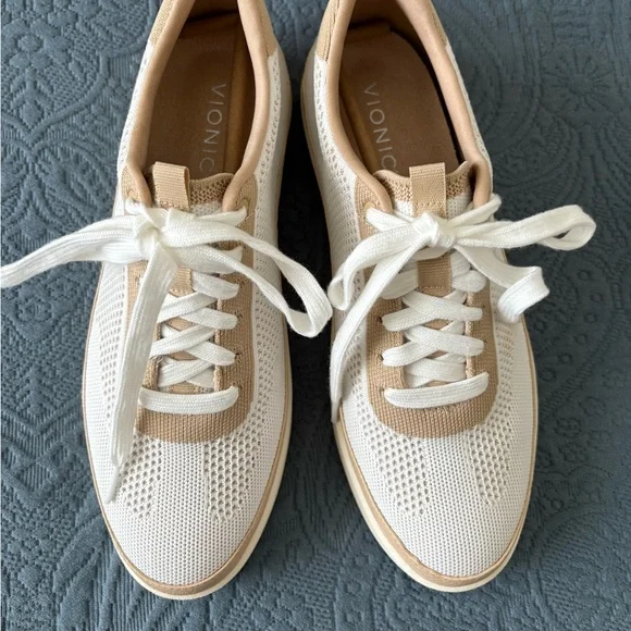NEW Vionic Galia Sneakers - Picture 2 of 9